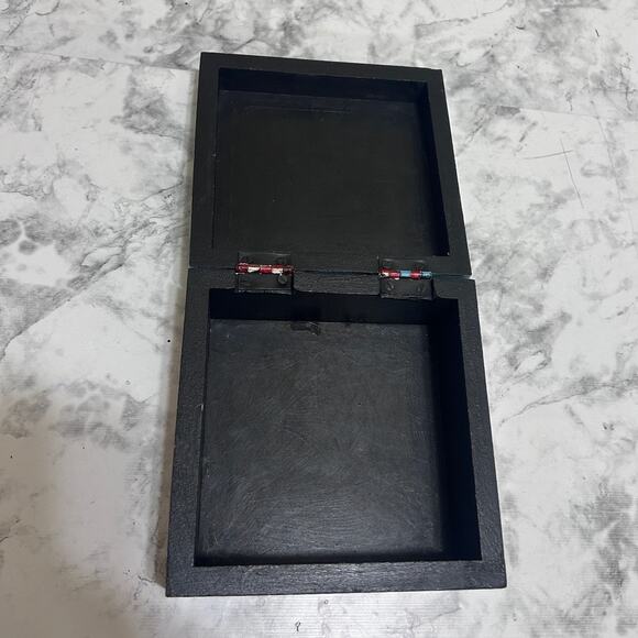 VTG Boho Whimsical Wooden Trinket Jewelry Box Red Heart Distressed Floral Accent - Picture 4 of 8